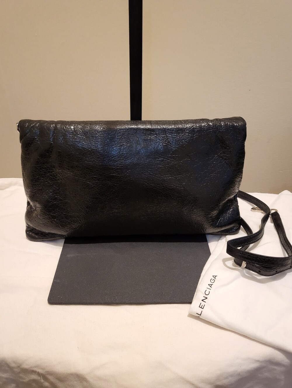 Balenciaga Agneau Giant 12 Silver Hardware Envelope Strap Clutch - Picture 2 of 12